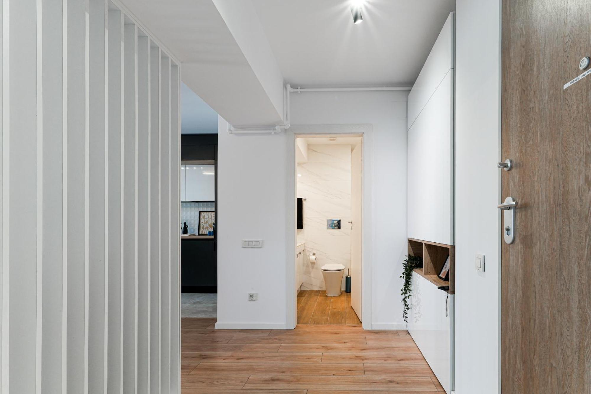 Sandra - Park-View Apt With Balcony & Parking Bucharest Exterior photo